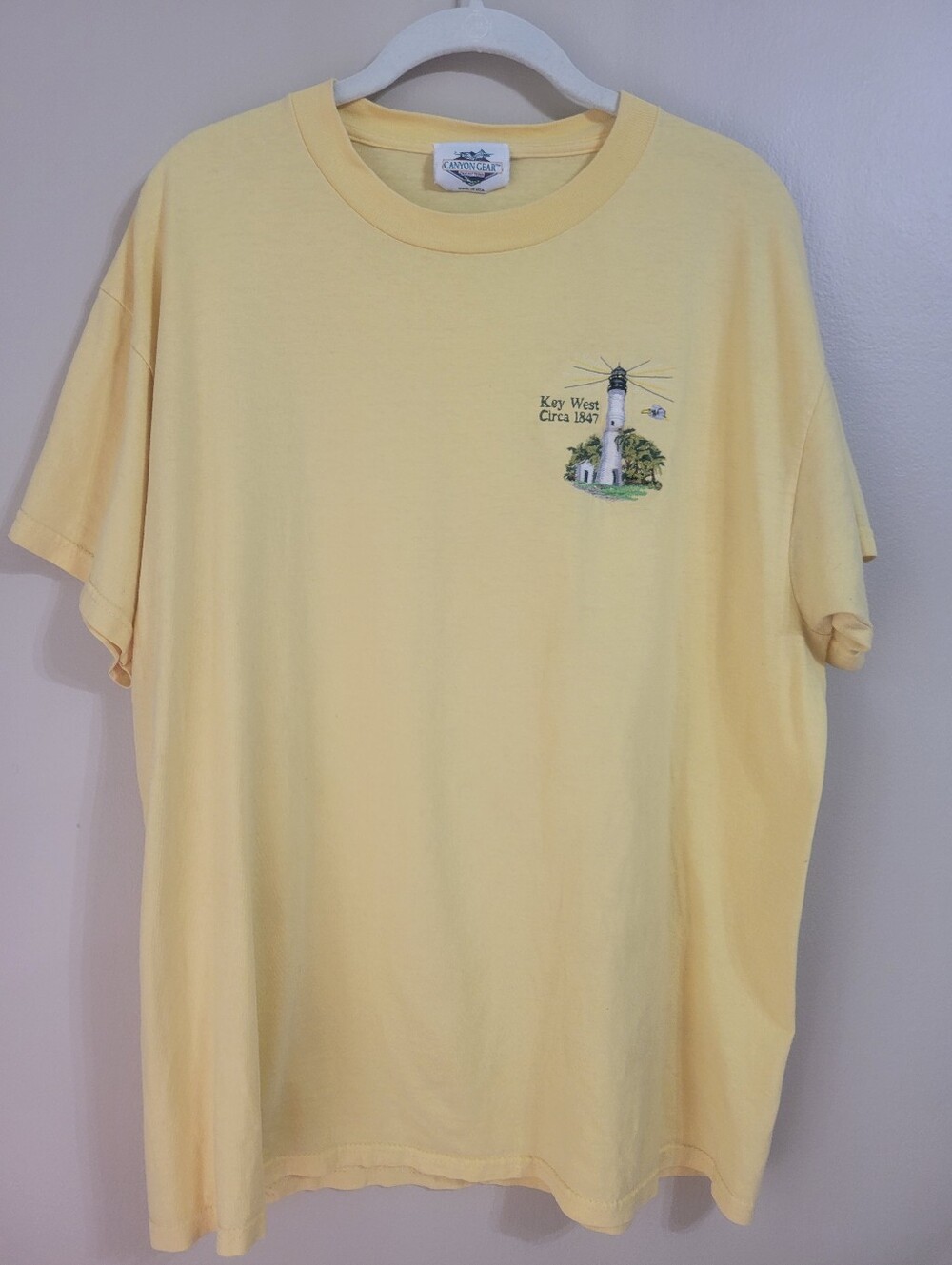 Vintage Key West Lighthouse Yellow T-Shirt Embroidered Graphic Size Large